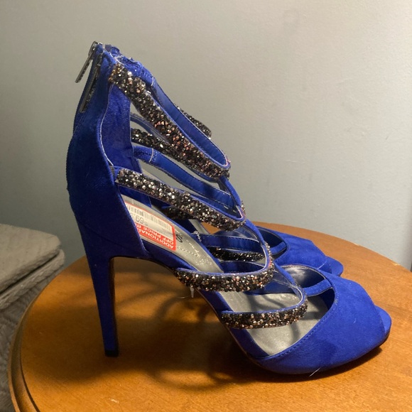 Elegant Blue Strappy Heels by Guess - Picture 3 of 4